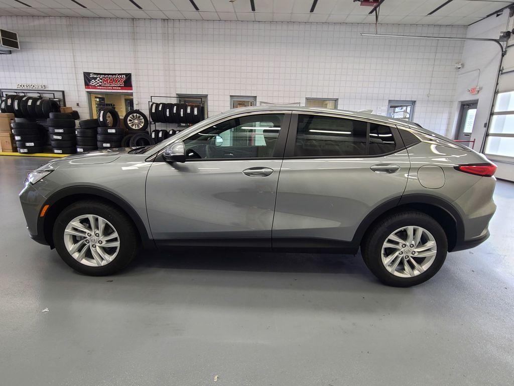 new 2025 Buick Envista car, priced at $26,280