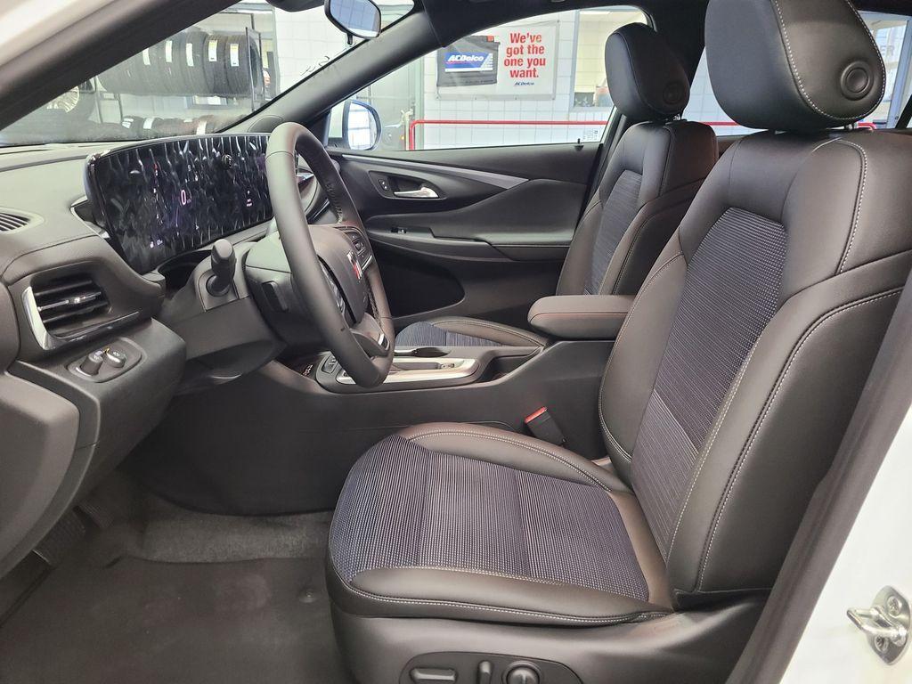 new 2025 Buick Envista car, priced at $25,885