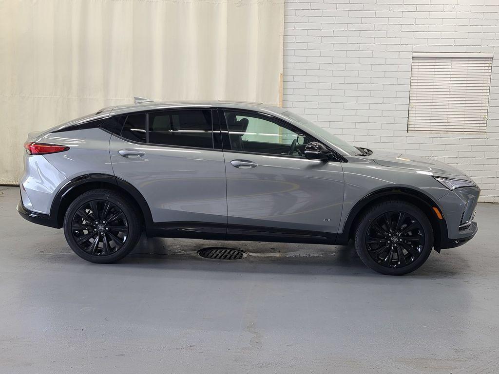 new 2025 Buick Envista car, priced at $30,990