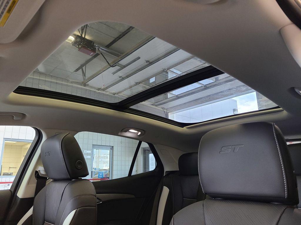 new 2025 Buick Envision car, priced at $41,986
