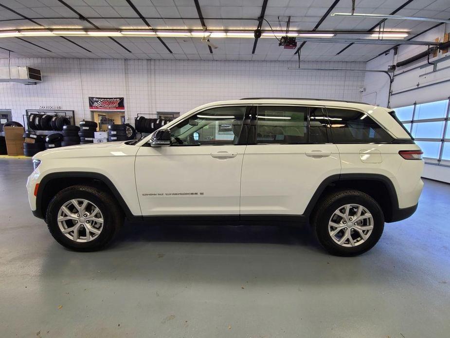 used 2022 Jeep Grand Cherokee car, priced at $33,993