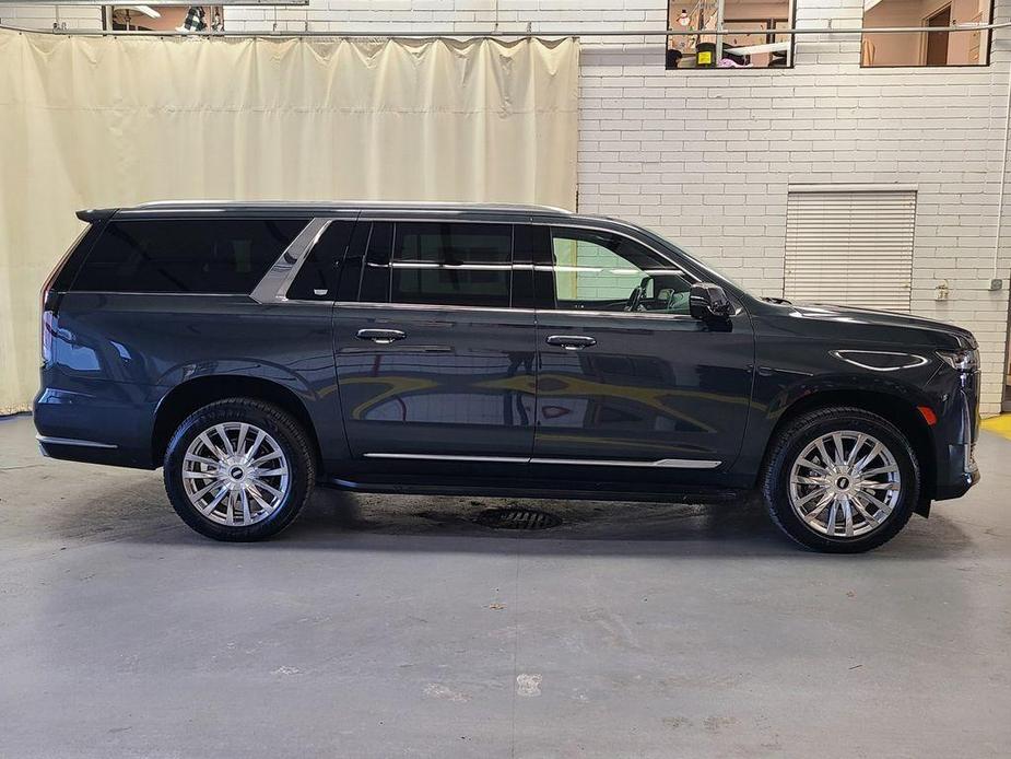 used 2022 Cadillac Escalade ESV car, priced at $56,493