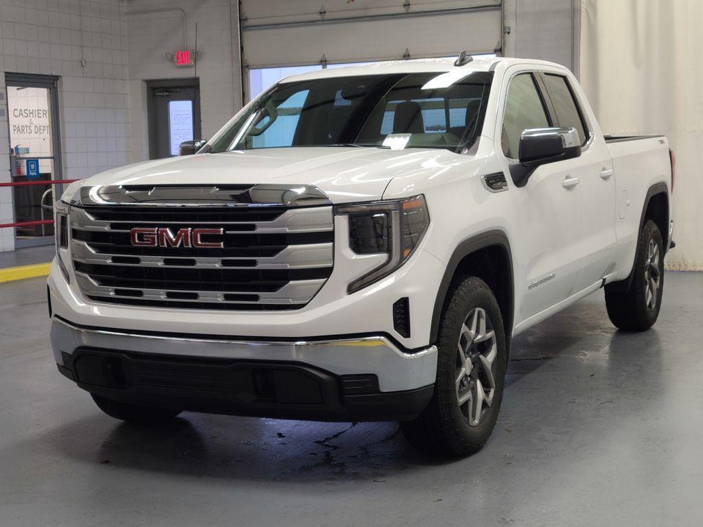 new 2025 GMC Sierra 1500 car, priced at $52,040