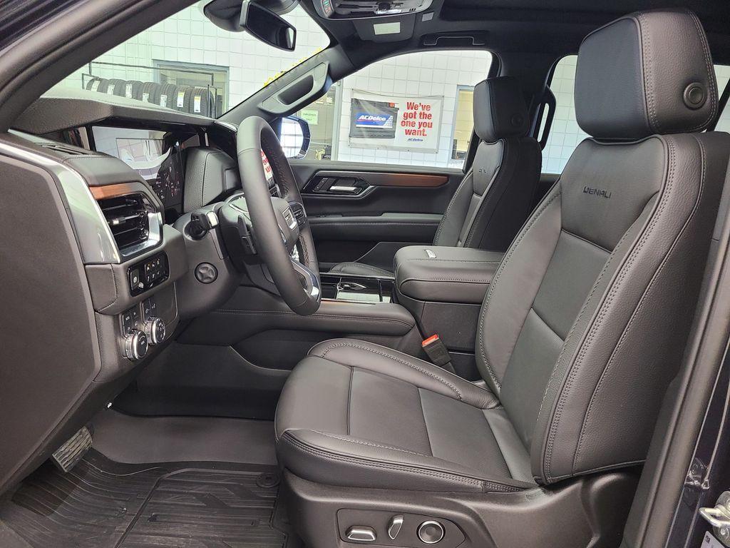 new 2025 GMC Yukon XL car, priced at $90,146