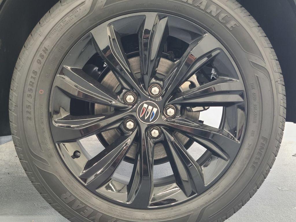 new 2025 Buick Envista car, priced at $30,070