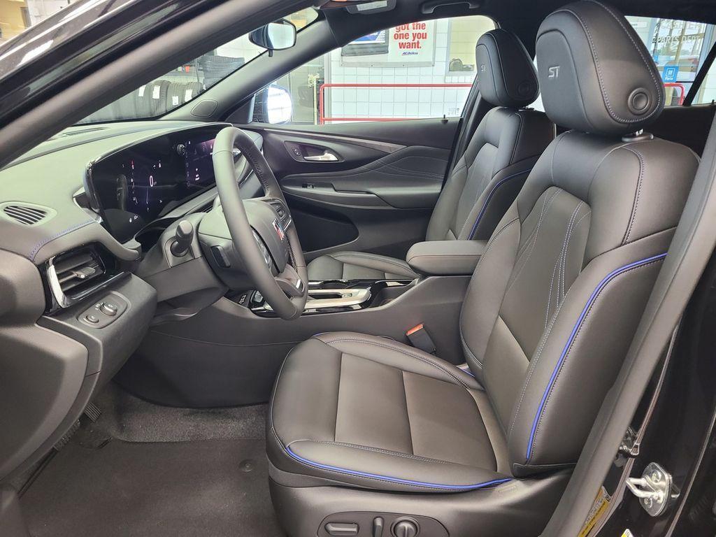 new 2025 Buick Envista car, priced at $30,070
