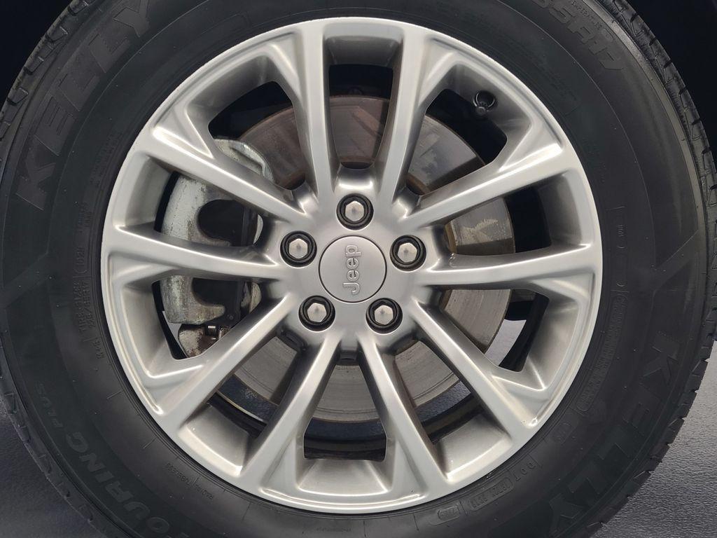 used 2022 Jeep Cherokee car, priced at $21,993