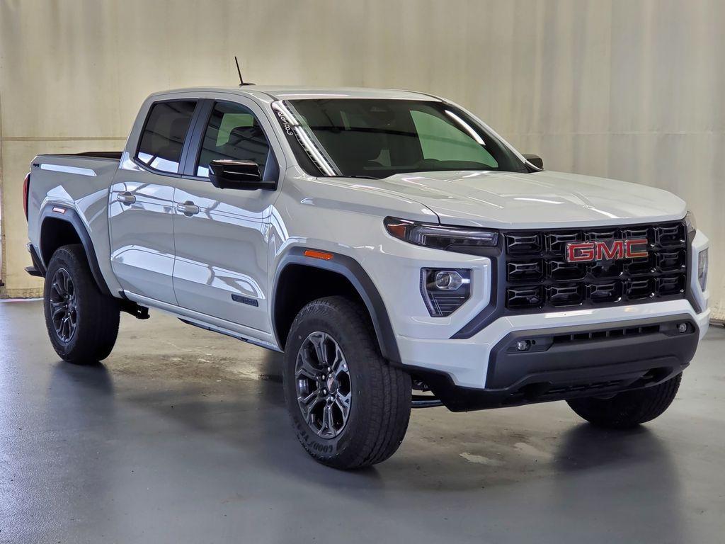 new 2025 GMC Canyon car, priced at $44,586