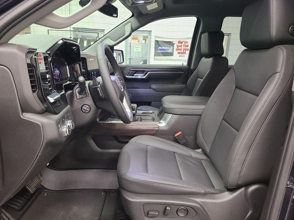 new 2025 GMC Sierra 1500 car, priced at $58,655