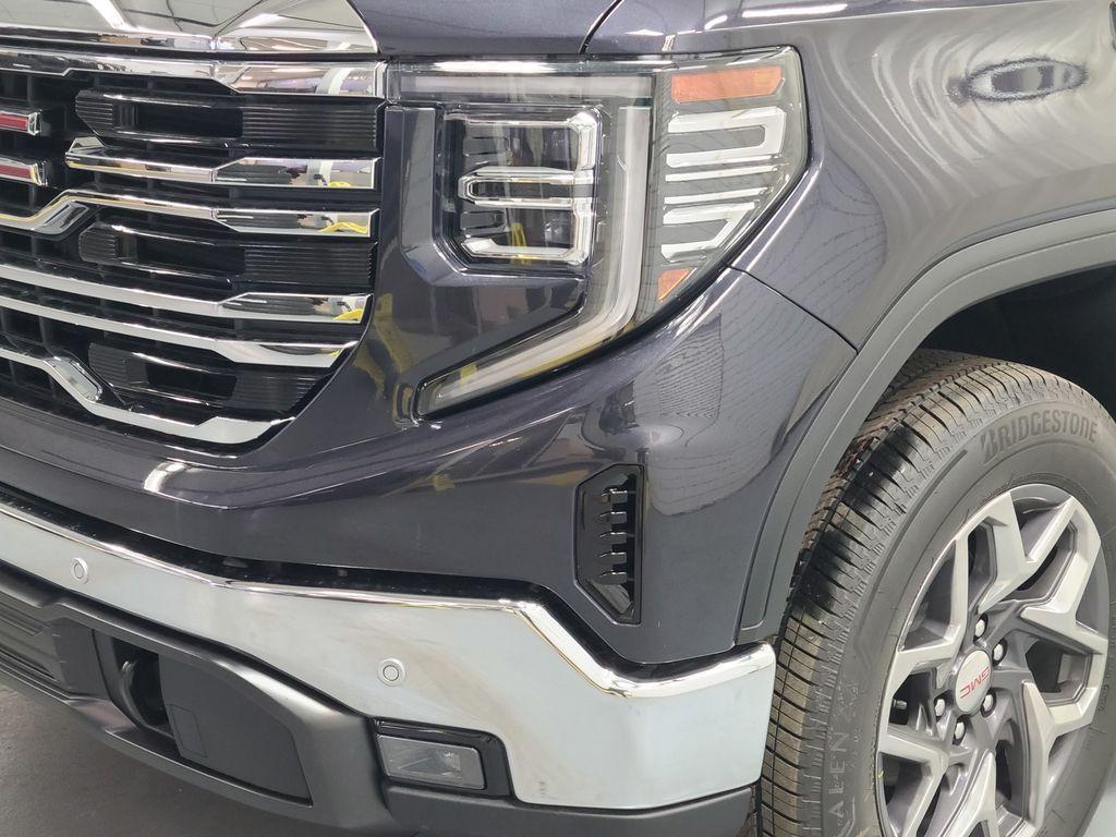 new 2025 GMC Sierra 1500 car, priced at $58,655