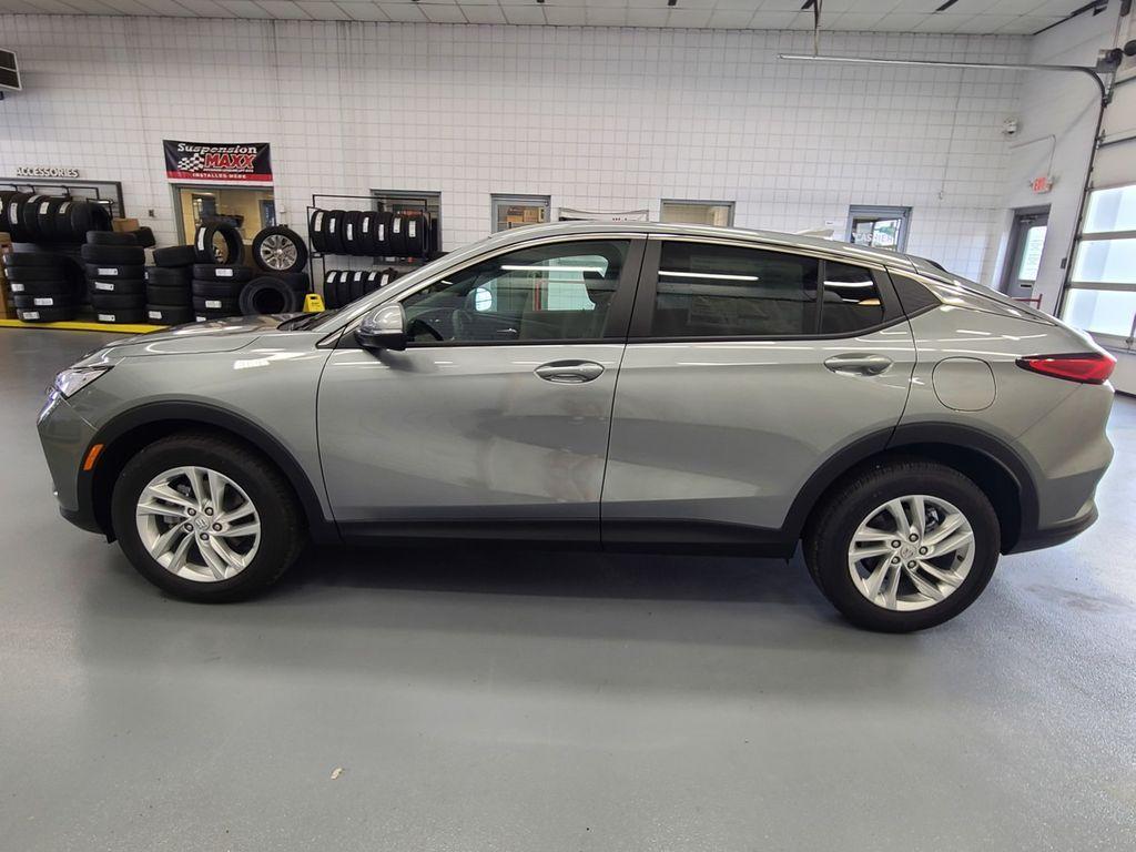 new 2025 Buick Envista car, priced at $25,479