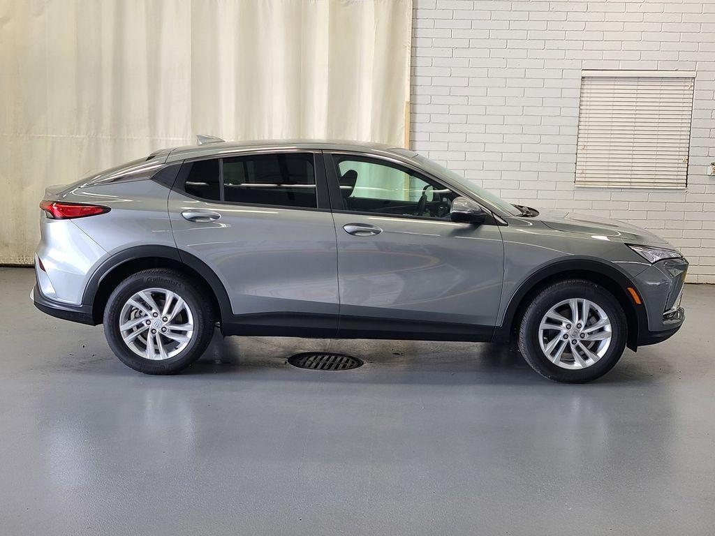new 2025 Buick Envista car, priced at $25,479