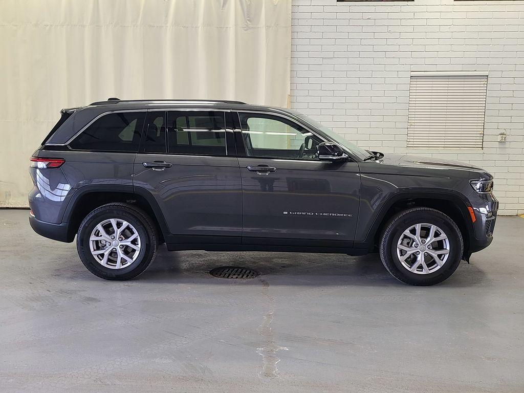 used 2022 Jeep Grand Cherokee car, priced at $36,993