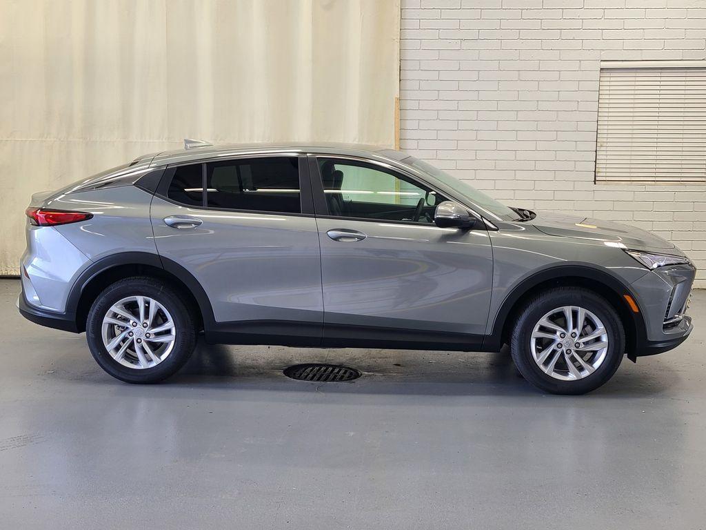 new 2025 Buick Envista car, priced at $26,280