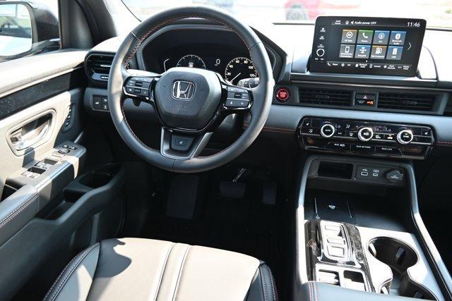 new 2025 Honda Pilot car, priced at $48,859