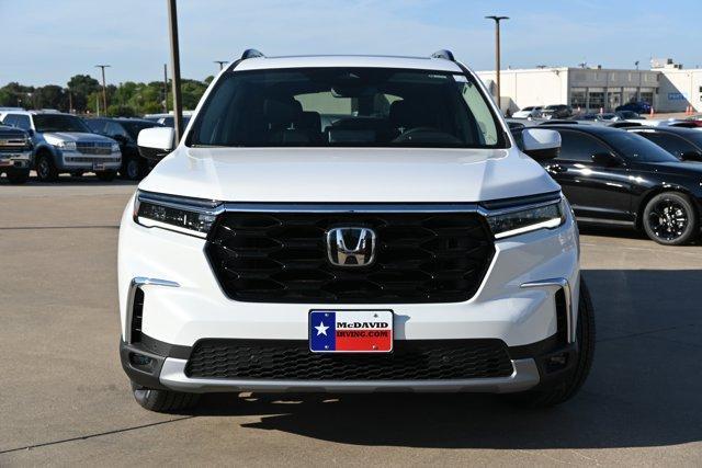 new 2025 Honda Pilot car, priced at $49,766