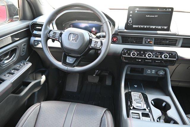 new 2025 Honda Pilot car, priced at $55,182