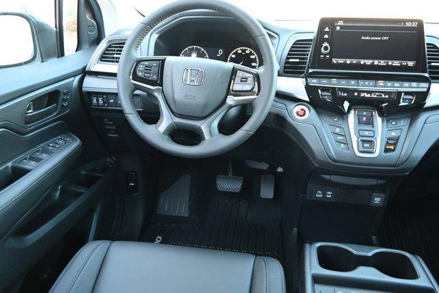 new 2026 Honda Odyssey car, priced at $42,683