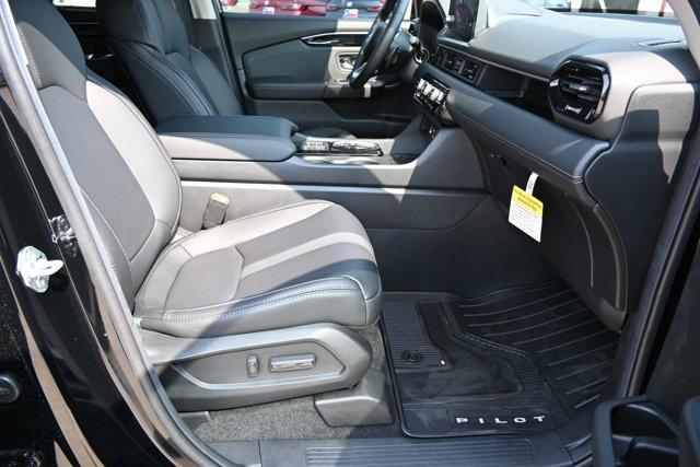 new 2025 Honda Pilot car, priced at $49,294