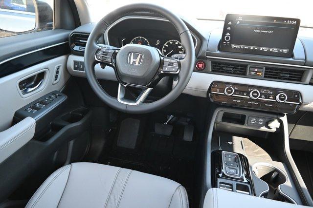 new 2025 Honda Pilot car, priced at $46,092