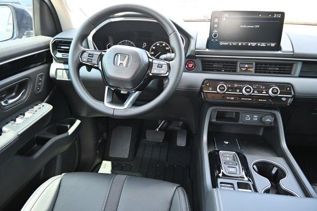 new 2025 Honda Pilot car, priced at $46,276