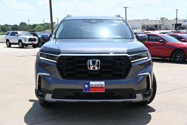 new 2025 Honda Pilot car, priced at $46,276