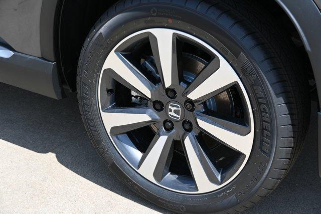 new 2025 Honda Pilot car, priced at $46,276