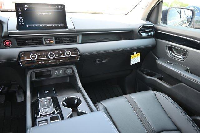 new 2025 Honda Pilot car, priced at $46,276