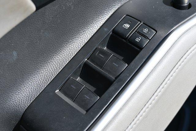 used 2020 Toyota Highlander car, priced at $24,490