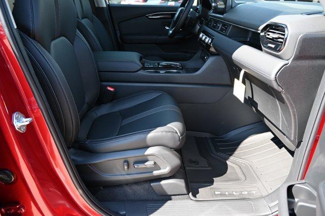new 2025 Honda Pilot car, priced at $43,325