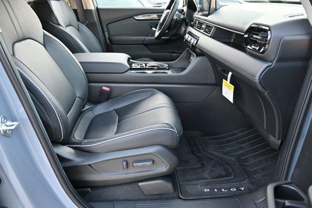 new 2025 Honda Pilot car, priced at $51,204