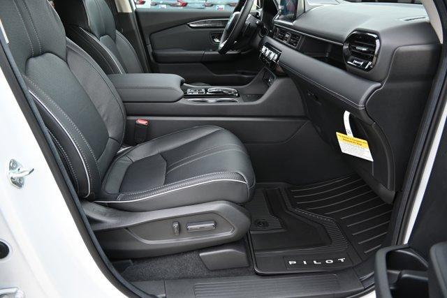 new 2025 Honda Pilot car, priced at $51,204