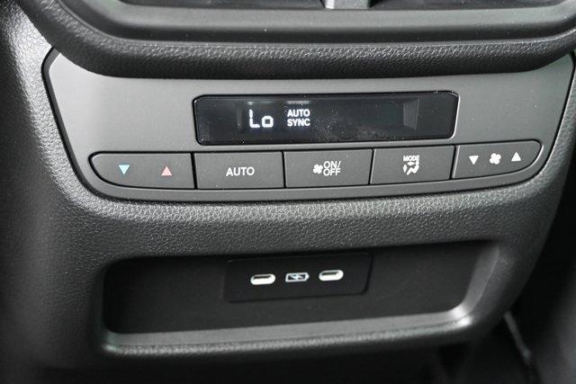 new 2025 Honda Pilot car, priced at $42,913