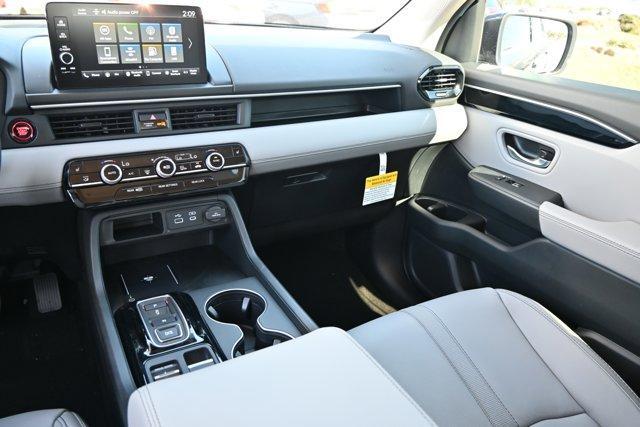 new 2025 Honda Pilot car, priced at $42,898