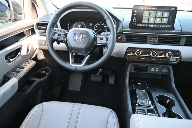 new 2025 Honda Pilot car, priced at $42,898