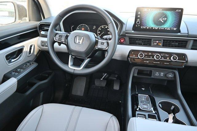 new 2025 Honda Pilot car, priced at $45,077