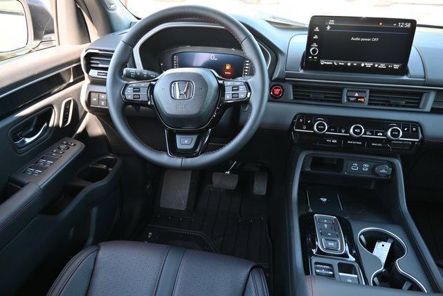 new 2025 Honda Pilot car, priced at $52,626