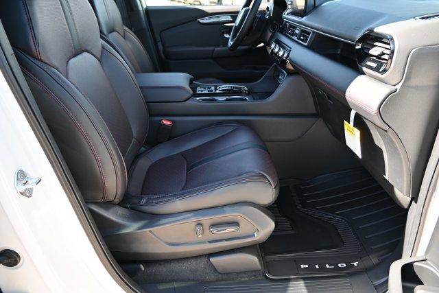 new 2025 Honda Pilot car, priced at $52,626