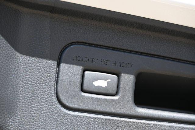 new 2025 Honda Pilot car, priced at $52,626