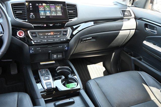 used 2022 Honda Pilot car, priced at $35,990