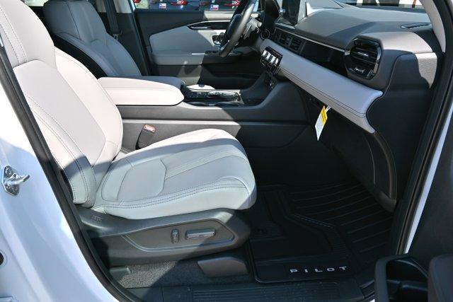 new 2025 Honda Pilot car, priced at $43,325