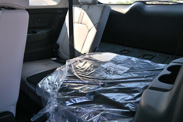 new 2025 Honda Pilot car, priced at $43,325