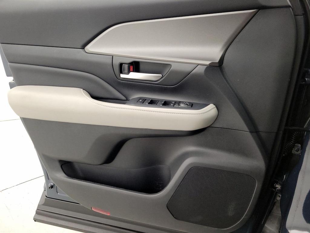 used 2025 Toyota Grand Highlander car, priced at $49,998
