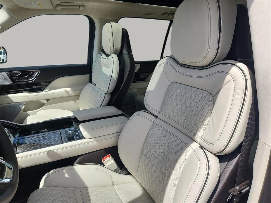 new 2024 Lincoln Navigator car, priced at $107,418