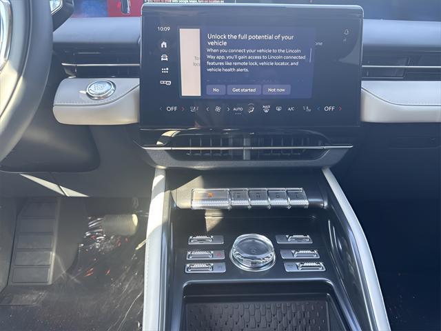 new 2025 Lincoln Nautilus car, priced at $57,001