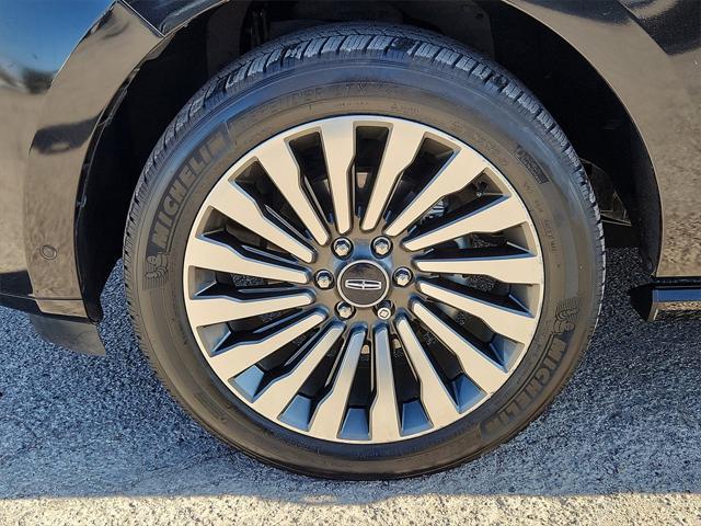 used 2019 Lincoln Navigator car, priced at $33,800