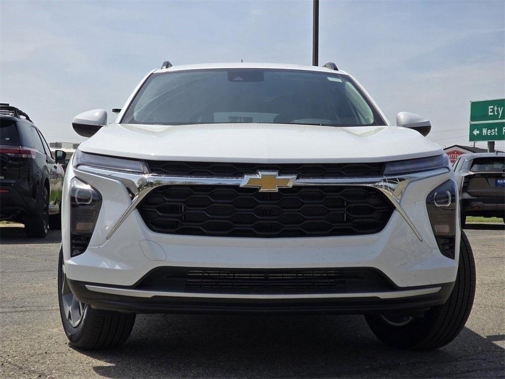 new 2025 Chevrolet Trax car, priced at $24,623