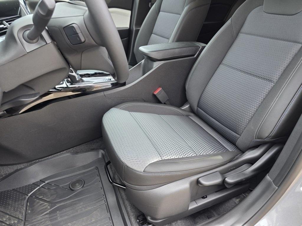 new 2025 Chevrolet Trax car, priced at $25,106