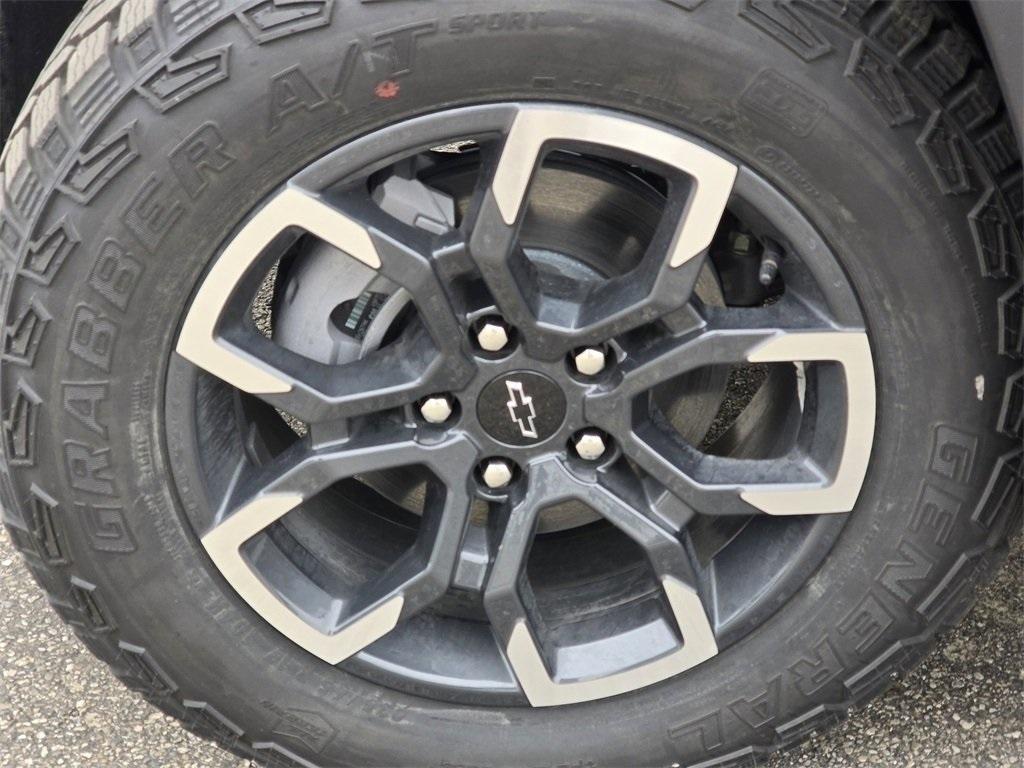 new 2025 Chevrolet Equinox car, priced at $39,396