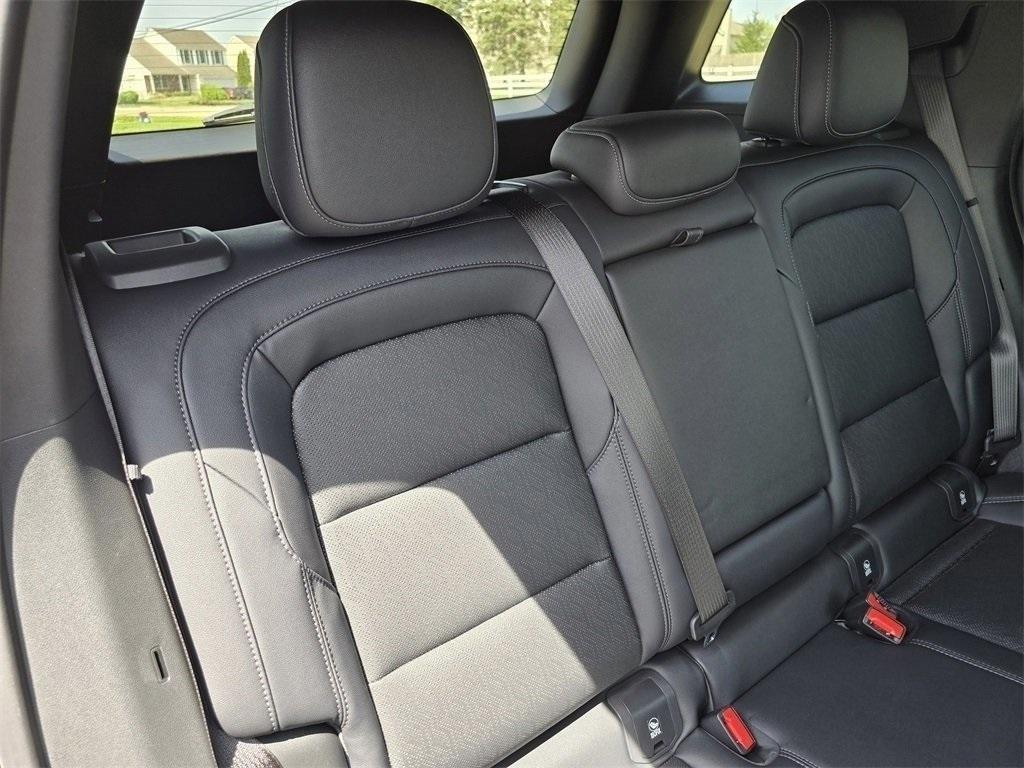 new 2025 Chevrolet Equinox car, priced at $32,233